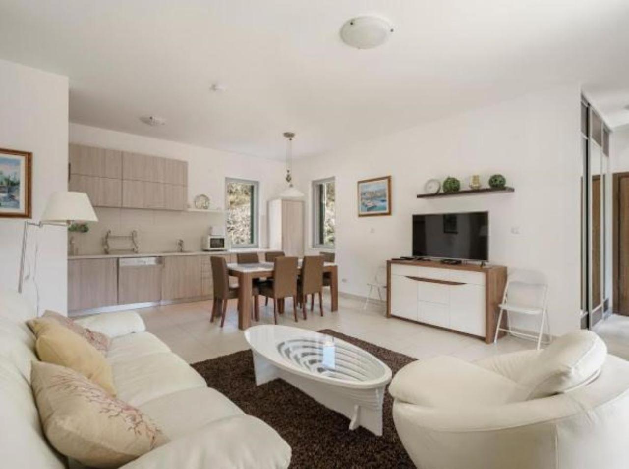 Lavender Bay Apartment C21 Donji Morinj Zewnętrze zdjęcie