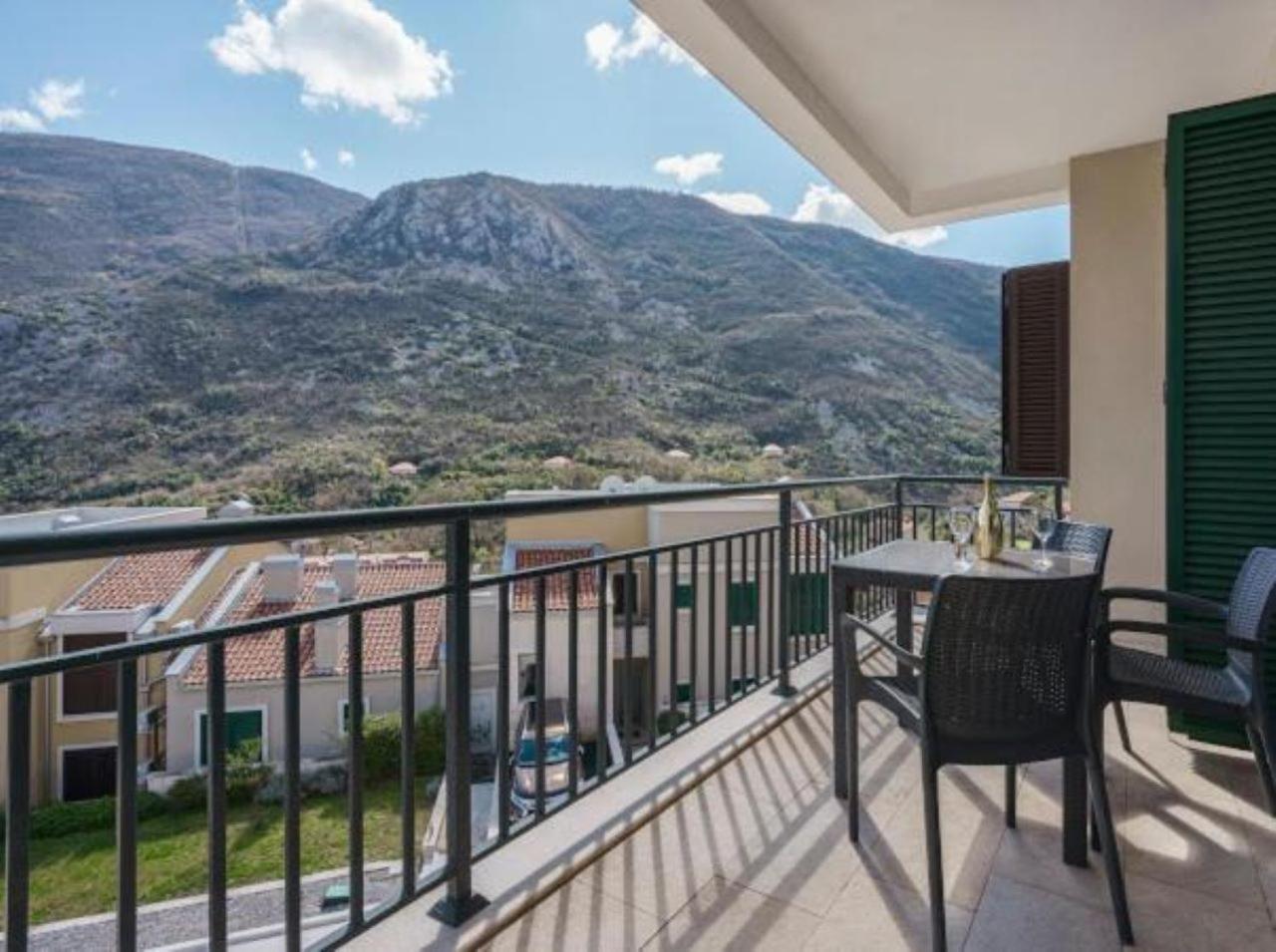 Lavender Bay Apartment C21 Donji Morinj Zewnętrze zdjęcie